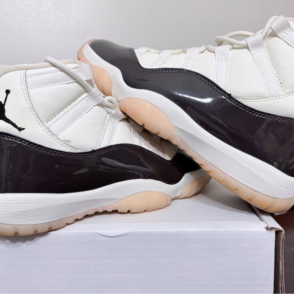 Air Jordan 11 Retro Neapolitan Sneakers